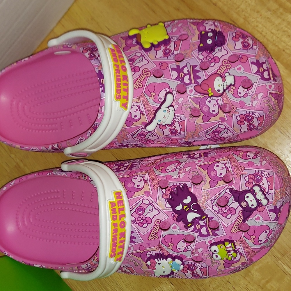 NEW Crocs x Hello Kitty Classic Clogs with Jibbitz W11/M9 - Picture 1 of 9